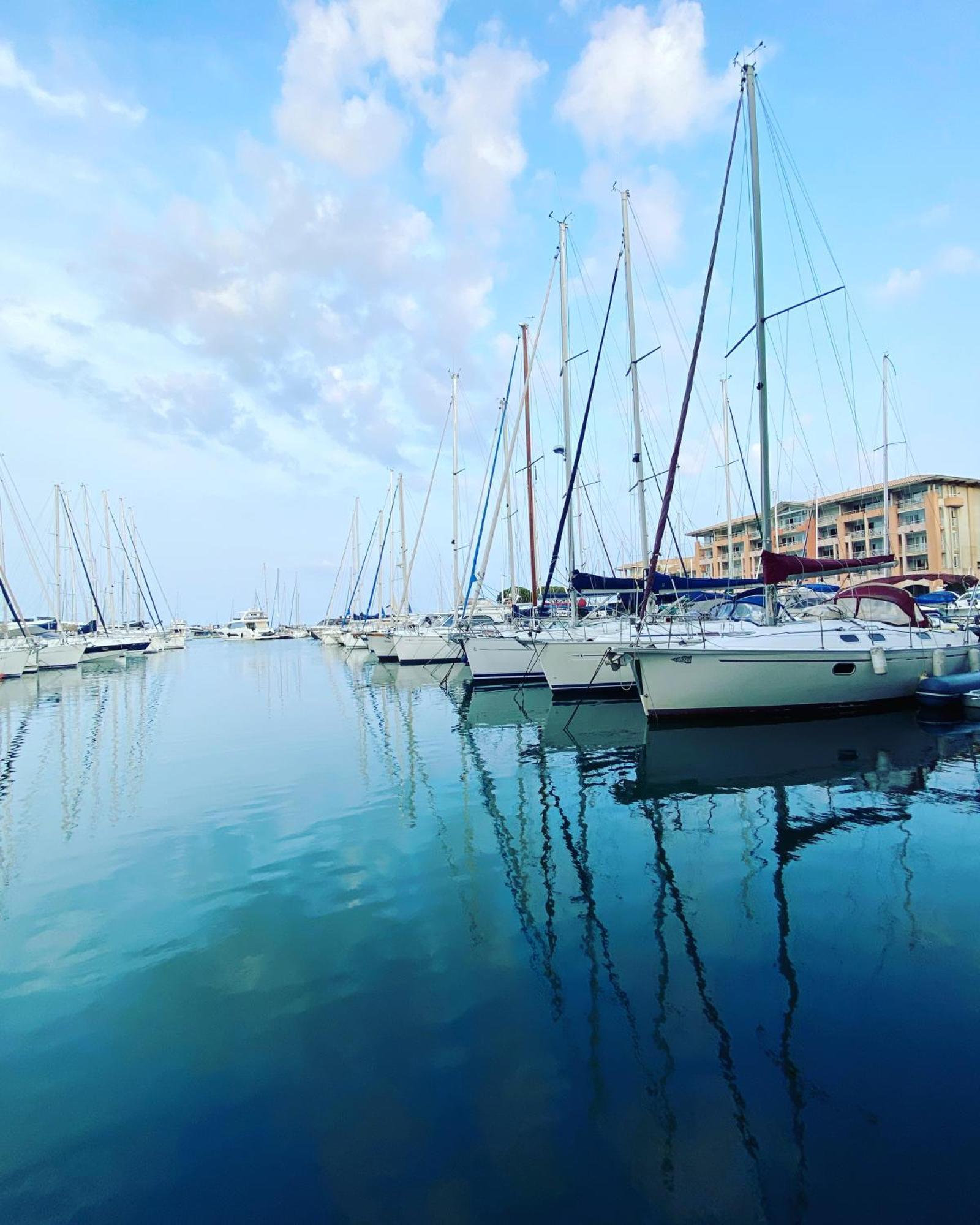 Chez Virginie : Appartement Lumineux Au Calme. Fréjus Kültér fotó
