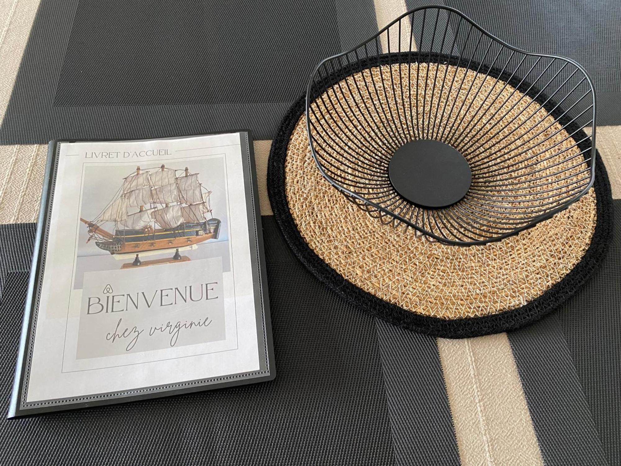 Chez Virginie : Appartement Lumineux Au Calme. Fréjus Kültér fotó